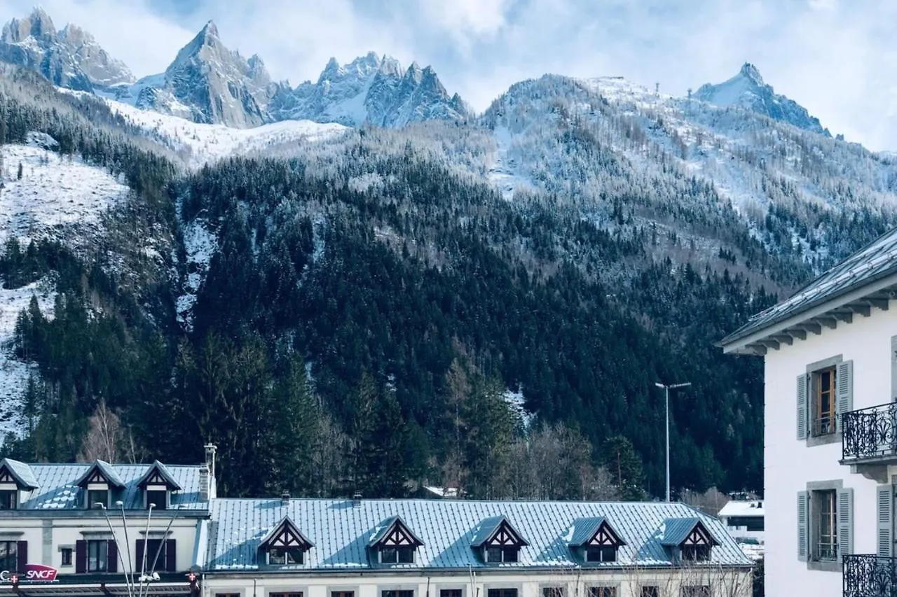 Les Aiguilles- Town Centre Luxury 2 Bedroom Apartment Chamonix